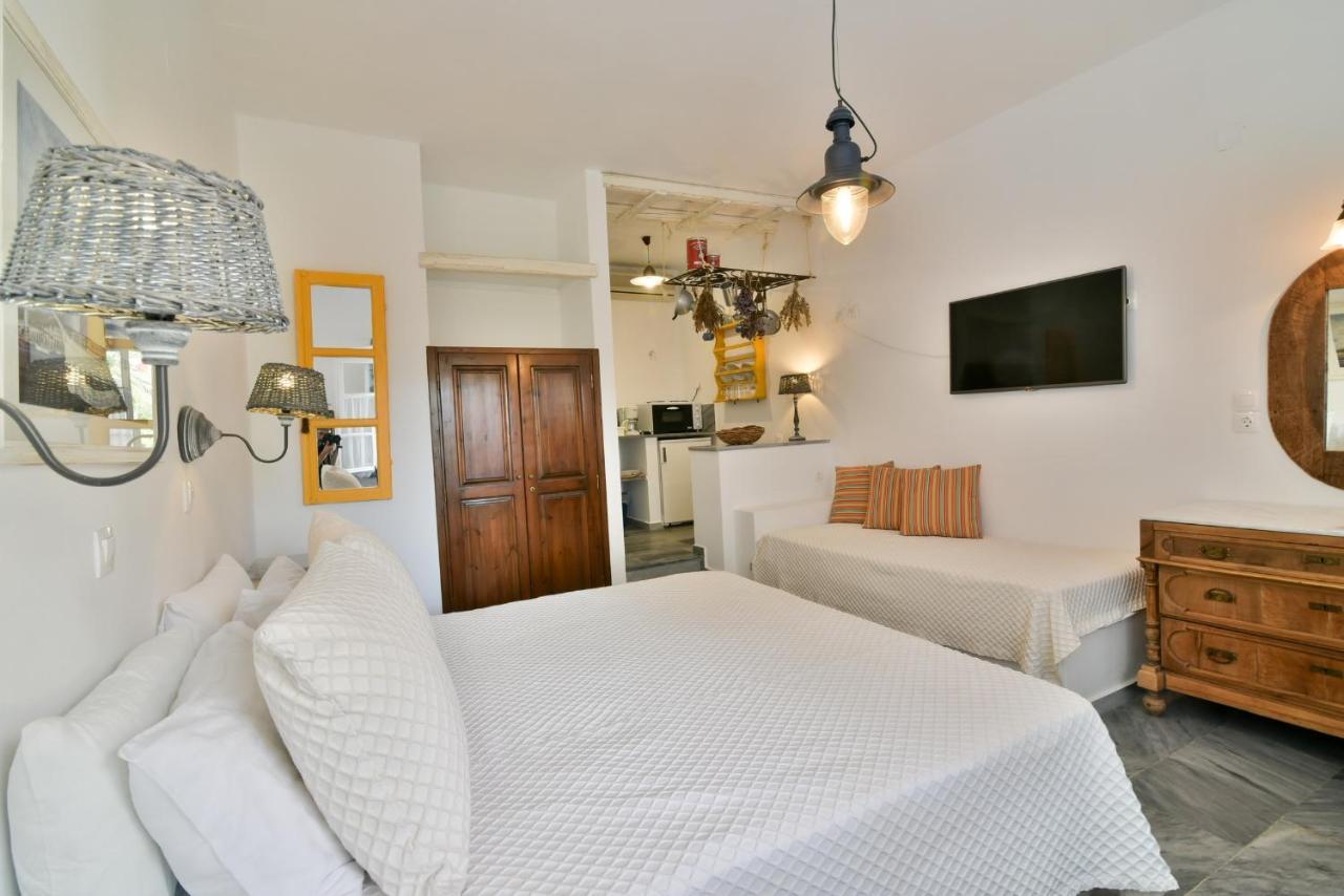 Golden Beach Studios & Suites Tinos Exterior photo